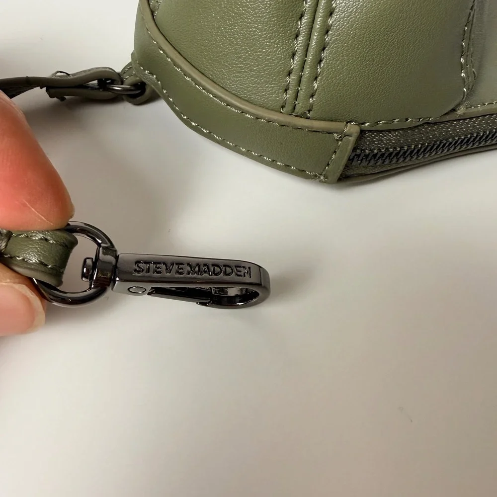Steve‎ Madden Green Faux Leather Baseball Cap Coin Purse Keychain Bag